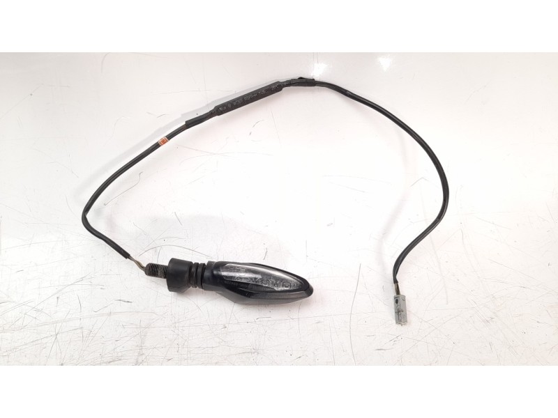 Recambio de piloto trasero derecho para ktm 390 duke 390 duke referencia OEM IAM 90514036100  