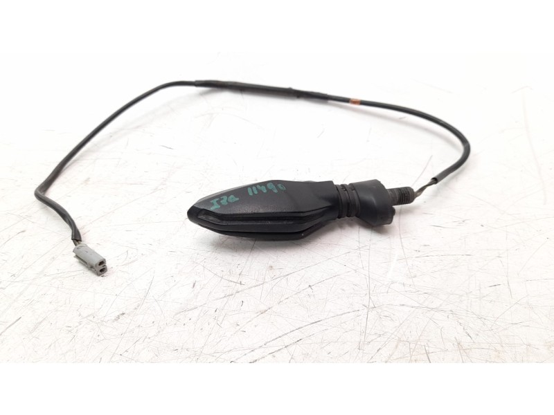 Recambio de piloto trasero derecho para ktm 390 duke 390 duke referencia OEM IAM 90514036100  