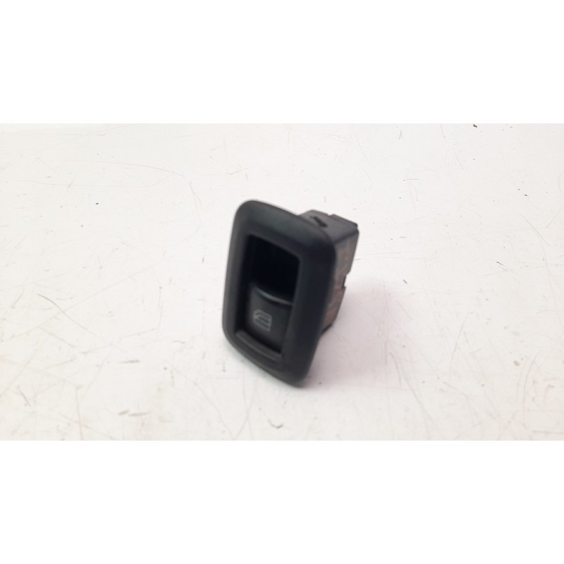 Recambio de mando elevalunas trasero izquierdo para mercedes-benz clase a (w169) 1.5 cat referencia OEM IAM A2518200510 IAF14006
