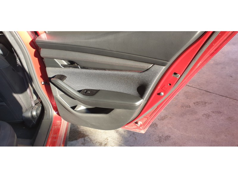 Recambio de elevalunas trasero derecho para mazda 3 sedán (bp) evolution referencia OEM IAM BCJH72590A  