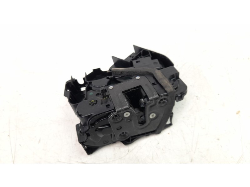 Recambio de cerradura puerta trasera derecha para renault scenic iv grand edition one referencia OEM IAM 825021864R  