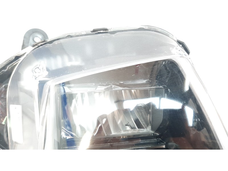 Recambio de faro derecho para hyundai tucson referencia OEM IAM 92102N7100  
