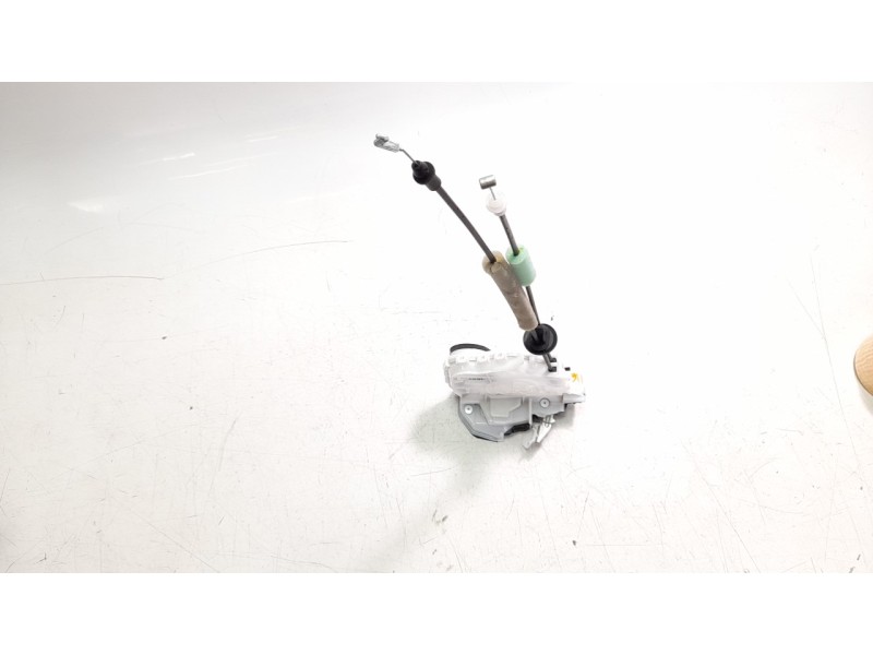 Recambio de cerradura puerta delantera derecha para mazda 3 berlina (bp) referencia OEM IAM BDMC58310B  