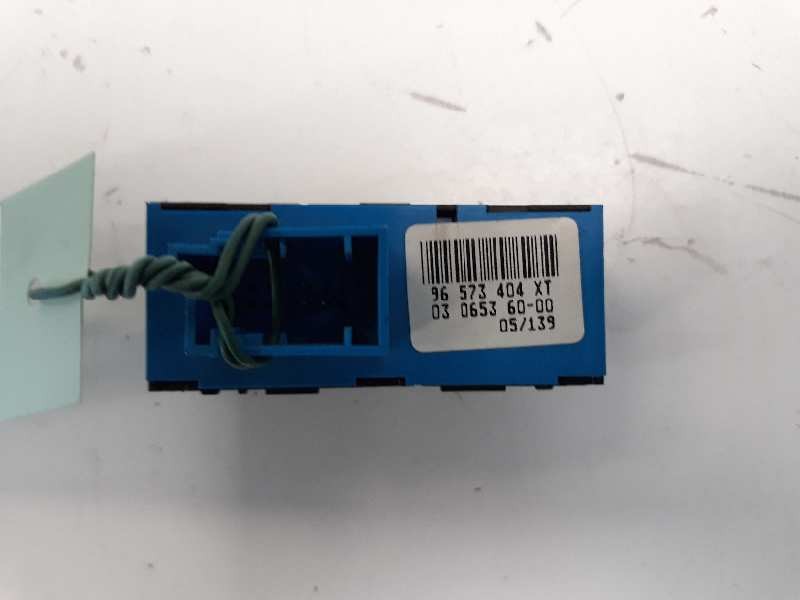Recambio de interruptor para peugeot 1007 sport referencia OEM IAM 96573404XT  