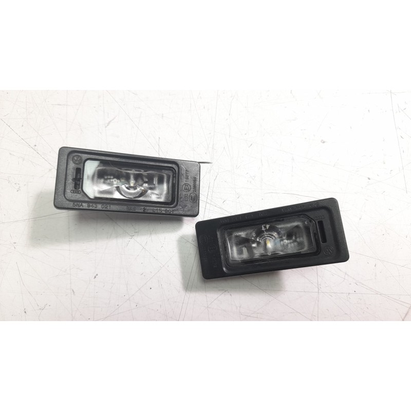 Recambio de piloto matricula para audi a4 berlina (8wc) 35 tdi s line referencia OEM IAM 5NA943021  VG0564350
