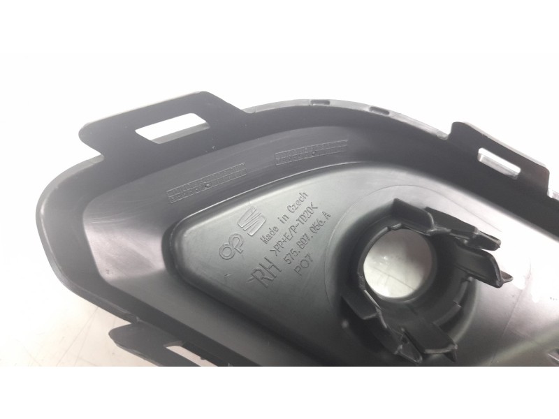 Recambio de molduras traseras para seat ateca (khp) style go referencia OEM IAM 575807056A  