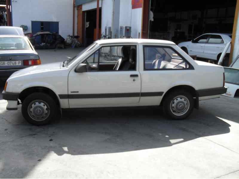 opel corsa a del año 1983