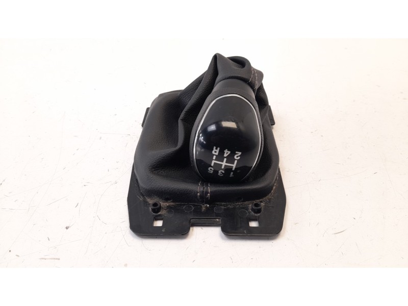 Recambio de pomo palanca cambio para ford ka+ 1.2 ti-vct cat (3 cil.) referencia OEM IAM J7BR7H409AVD  