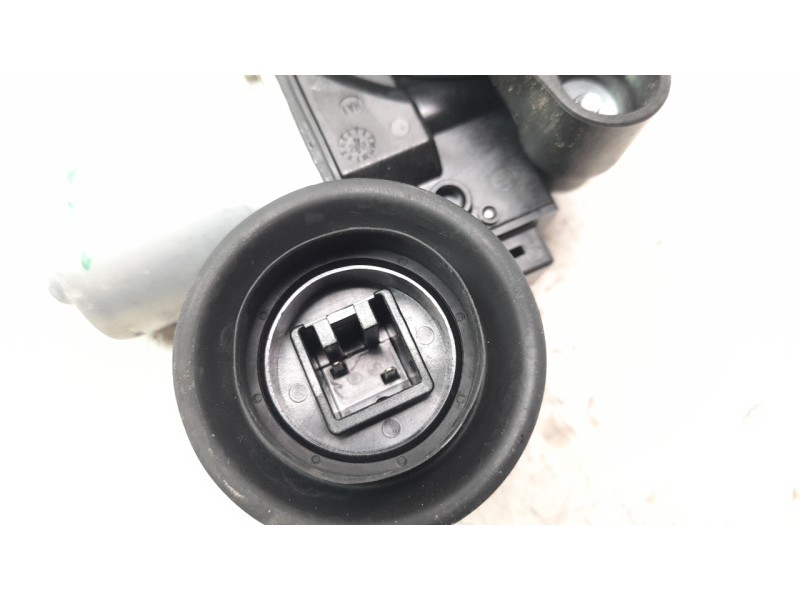 Recambio de elevalunas trasero derecho para mazda 3 berlina (bp) referencia OEM IAM BCJH7258X  