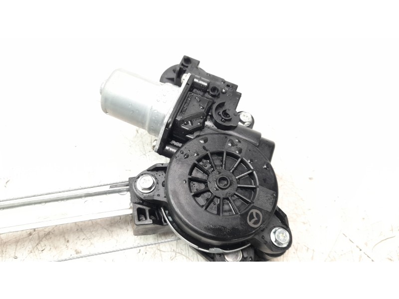 Recambio de elevalunas trasero derecho para mazda 3 berlina (bp) referencia OEM IAM BCJH7258X  