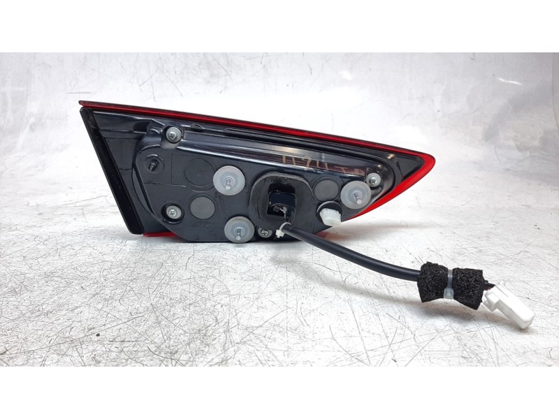 Recambio de piloto trasero derecho interior para mazda 3 sedán (bp) evolution referencia OEM IAM BGKM513F0  