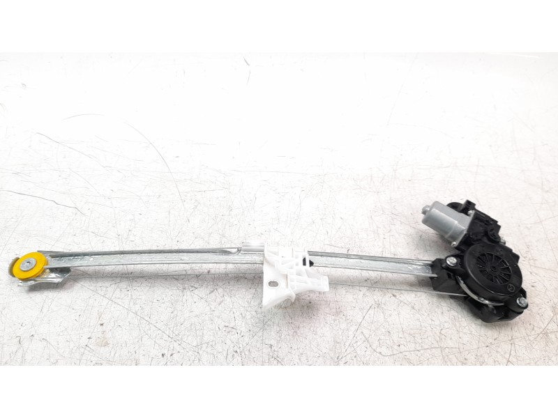 Recambio de elevalunas trasero derecho para mazda 3 berlina (bp) referencia OEM IAM BCJH7258X  