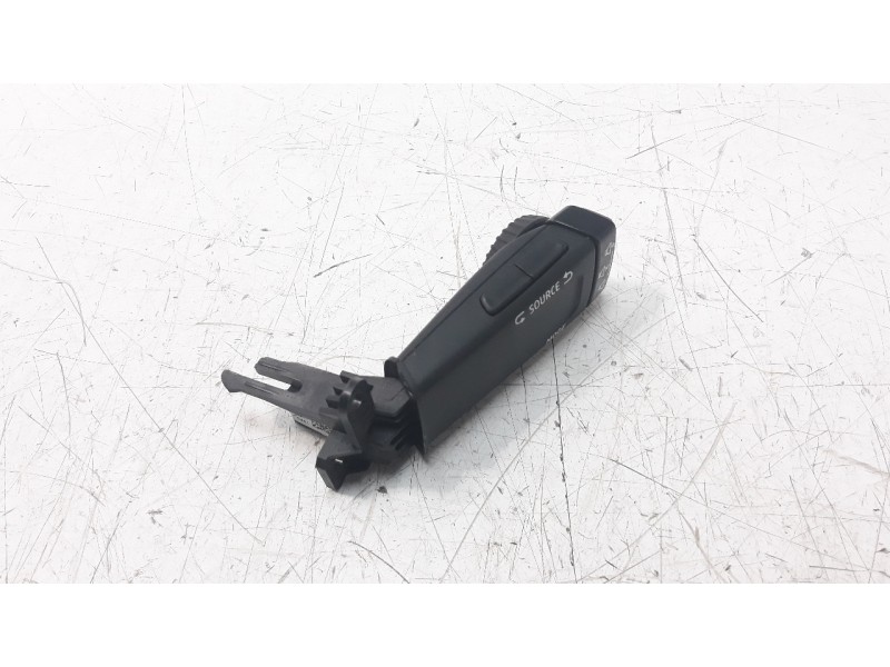Recambio de mando multifuncion para renault clio v 1.5 blue dci diesel fap referencia OEM IAM 255520099R  