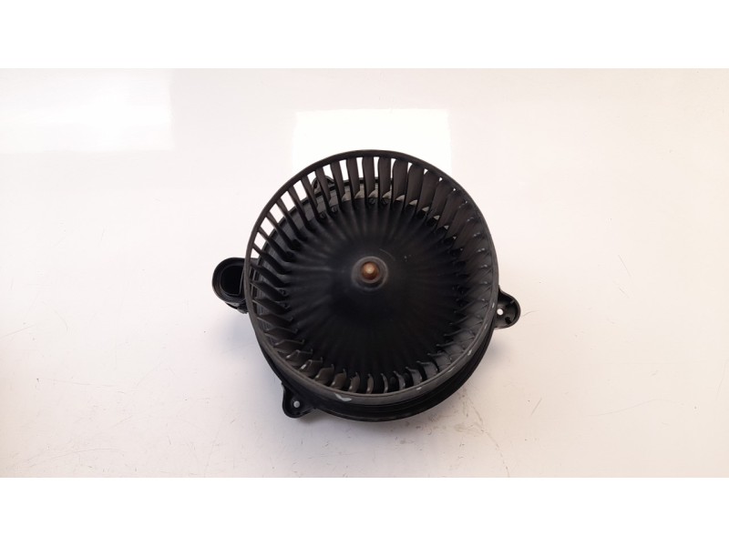 Recambio de ventilador calefaccion para ford ka+ 1.2 ti-vct cat (3 cil.) referencia OEM IAM AV1119846AB 0130115579 