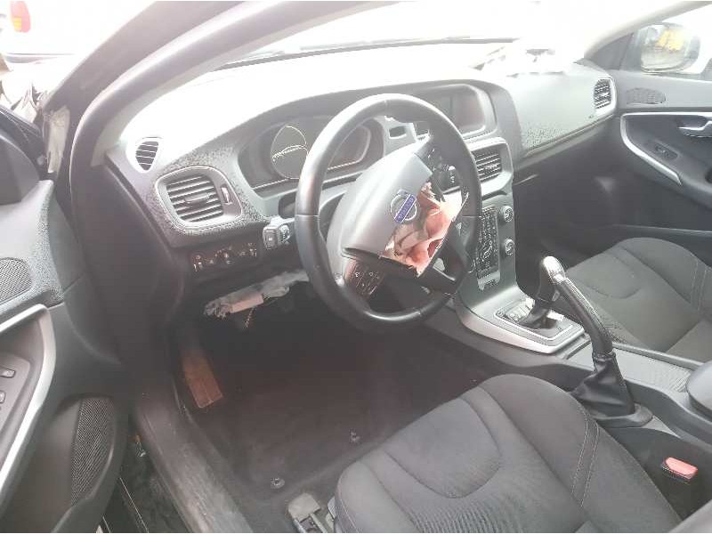 volvo v40 del año 2013