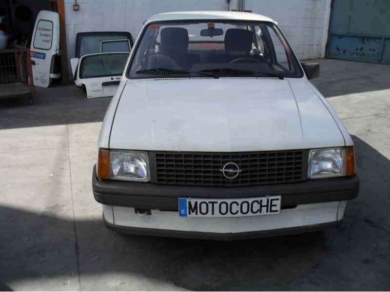 opel corsa a del año 1983