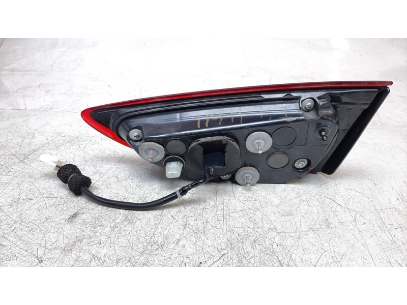 Recambio de piloto trasero izquierdo interior para mazda 3 sedán (bp) evolution referencia OEM IAM BCJH513G0  