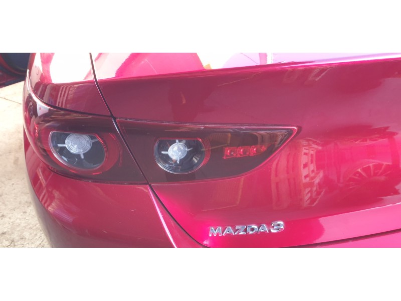 Recambio de piloto trasero izquierdo interior para mazda 3 sedán (bp) evolution referencia OEM IAM BCJH513G0  