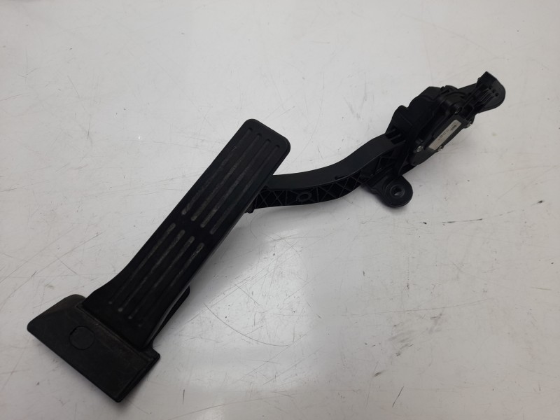 Recambio de potenciometro pedal para kia cee´d 1.4 crdi cat referencia OEM IAM A10032700A6100  