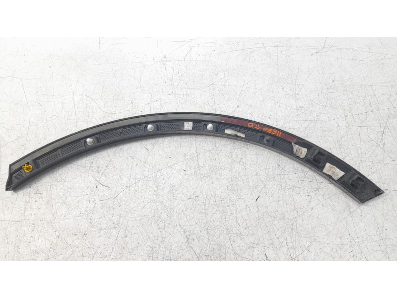 Recambio de aletin trasero derecho para audi q7 4mg referencia OEM IAM 4M0853818H  