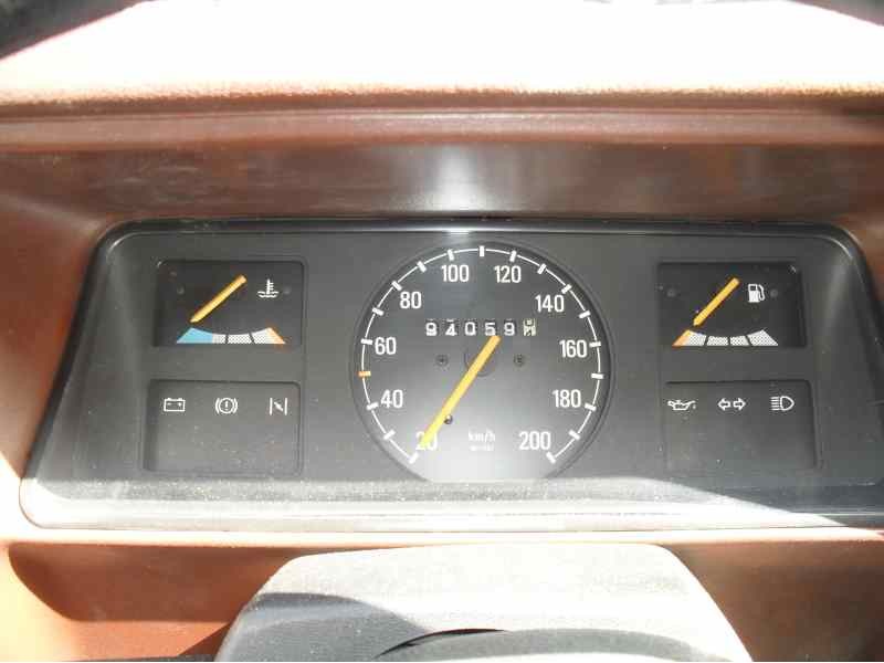 opel corsa a del año 1983