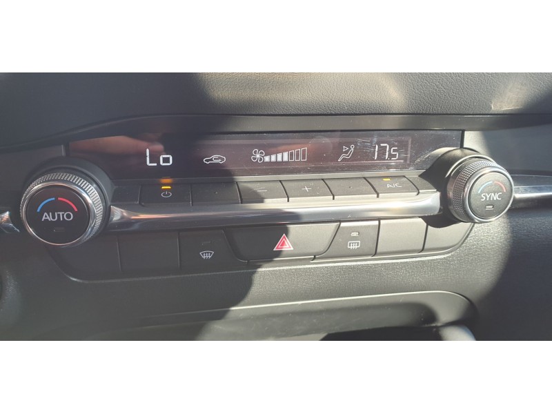 Recambio de mando climatizador para mazda 3 sedán (bp) evolution referencia OEM IAM BDEL61190A  