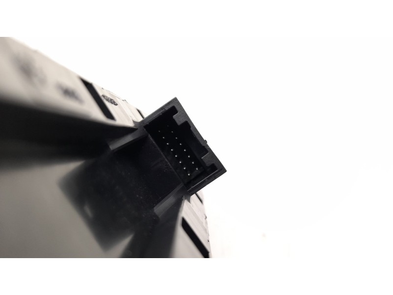 Recambio de mando elevalunas delantero izquierdo para mazda 3 berlina (bp) referencia OEM IAM BDMC66350B  