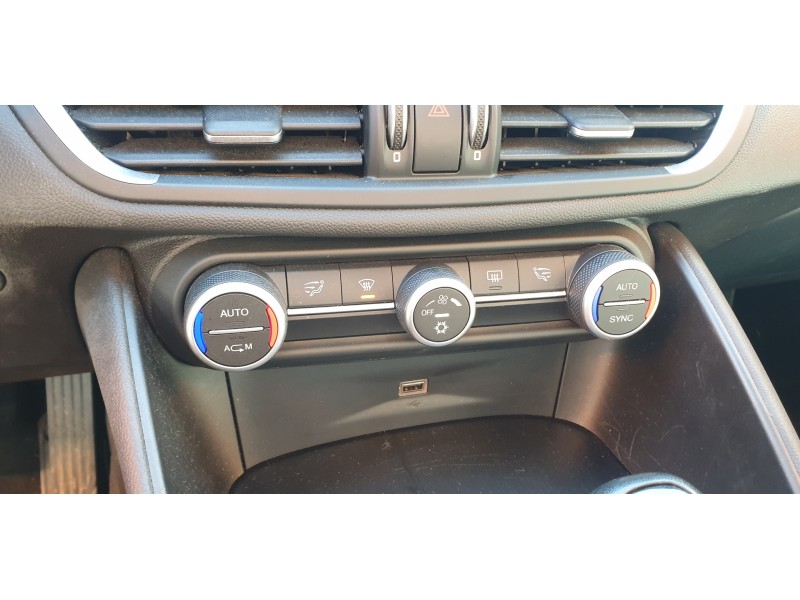 Recambio de mando climatizador para alfa romeo giulia (952) 2.2 jtdm cat referencia OEM IAM 156139066  
