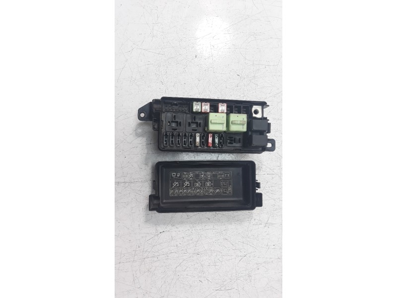 Recambio de caja reles / fusibles para mini mini (r56) cooper sd referencia OEM IAM 924094503  
