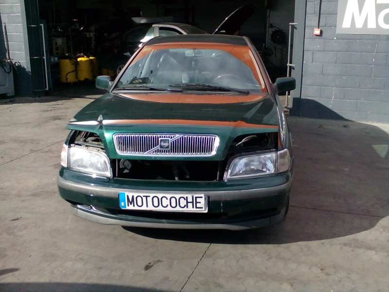 volvo s40 berlina del año 1999