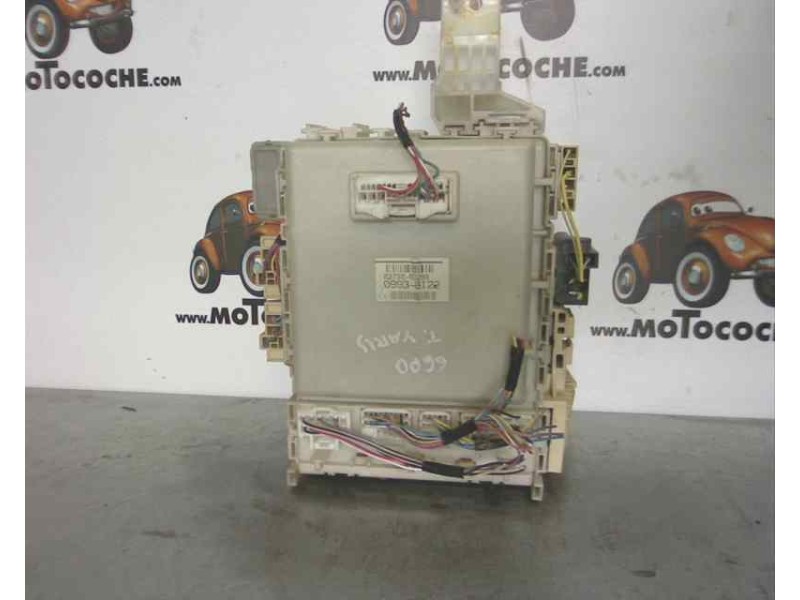 Recambio de caja reles / fusibles para toyota yaris 1.0 cat referencia OEM IAM CAJARELES/FUSIBLES  