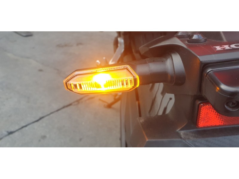 Recambio de piloto trasero izquierdo para honda cbr 500r cbr 500 r referencia OEM IAM 33650MKPD01  