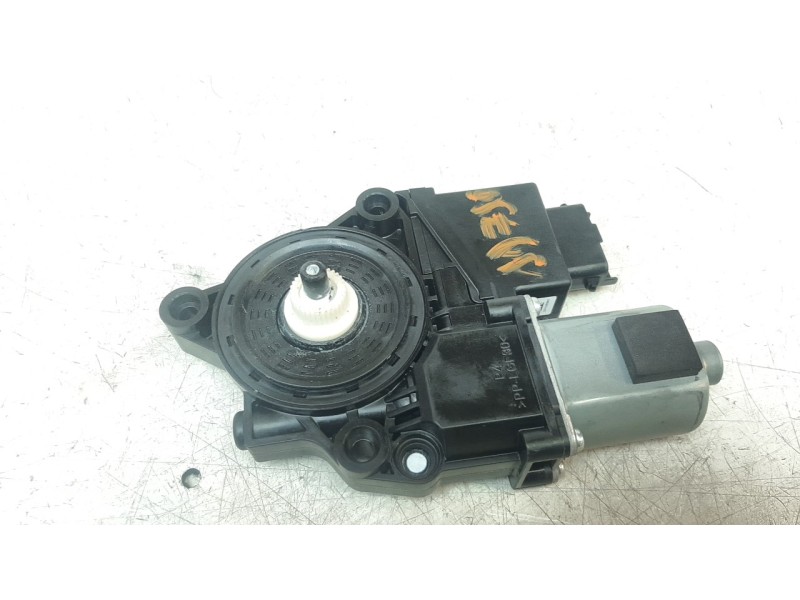 Recambio de motor elevalunas trasero derecho para hyundai santa fe 2.2 crdi cat referencia OEM IAM 83460S1010  