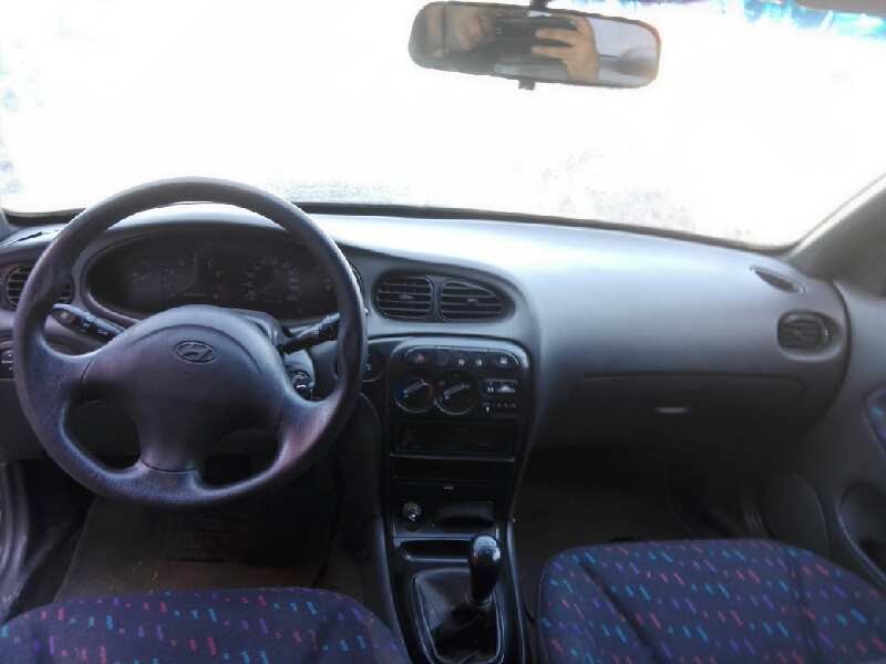 hyundai lantra berlina (rd) del año 1997