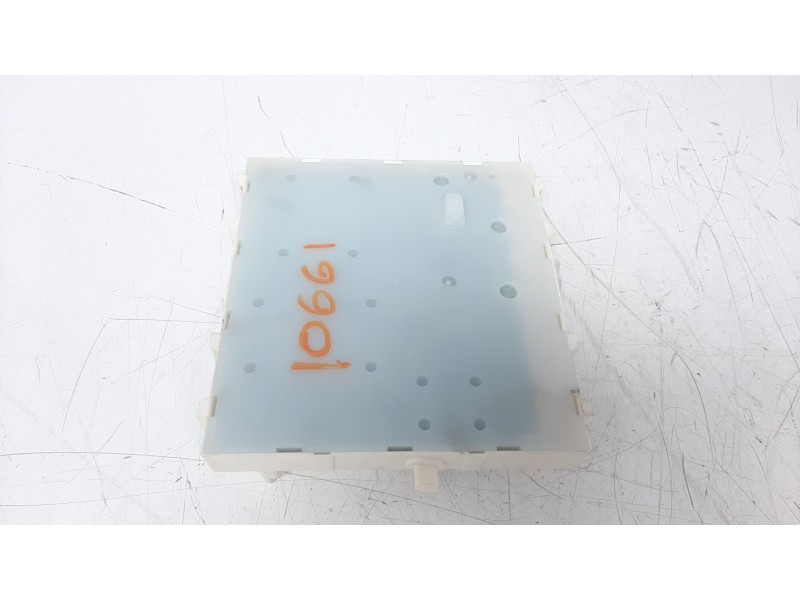Recambio de caja reles / fusibles para volvo v60 familiar 2.0 diesel cat referencia OEM IAM 31665457  
