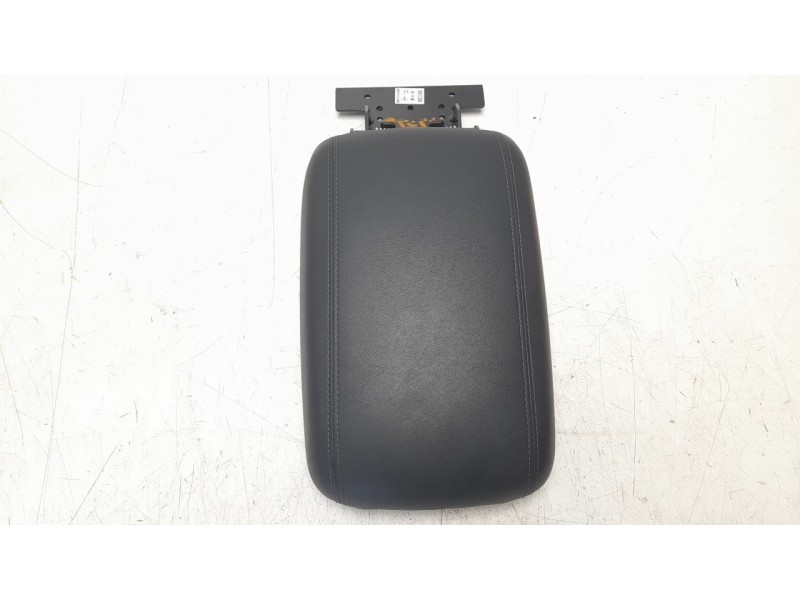Recambio de apoyabrazos central para hyundai santa fe 2.2 crdi cat referencia OEM IAM 84660S1000NNB  