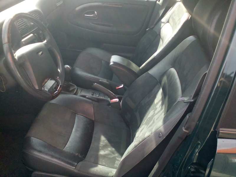 volvo s40 berlina del año 1999