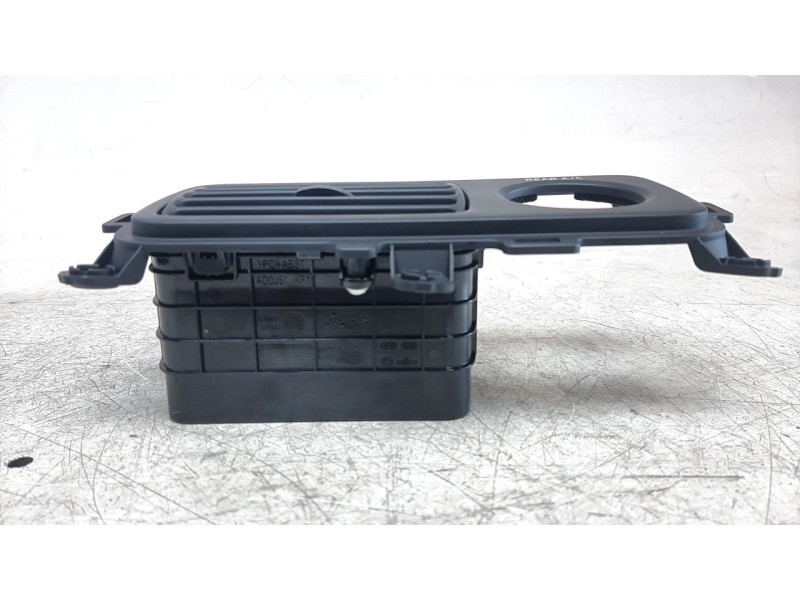 Recambio de aireador central para hyundai santa fe 2.2 crdi cat referencia OEM IAM 97990S1000  