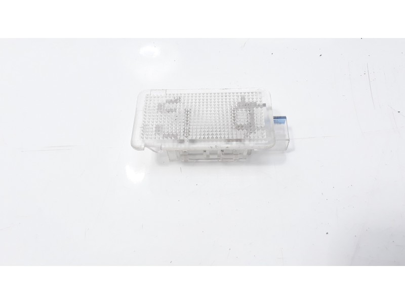 Recambio de luz interior para volvo c30 2.0 d momentum referencia OEM IAM 30754449  