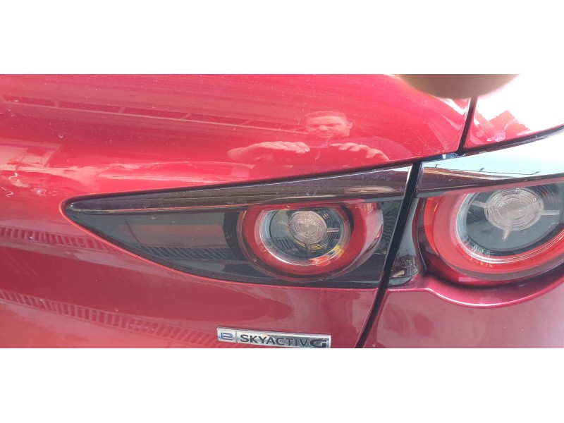 Recambio de piloto trasero derecho interior para mazda 3 berlina (bp) referencia OEM IAM BCKC513F0  