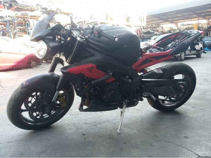 triumph street triple del año 2016