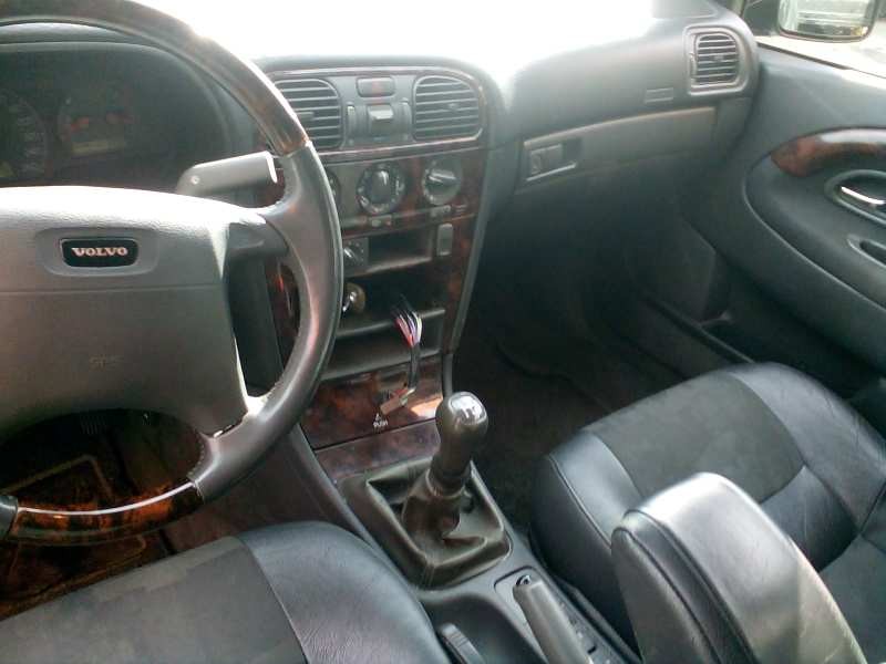 volvo s40 berlina del año 1999