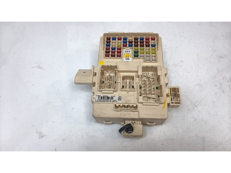 Recambio de caja reles / fusibles para hyundai tucson classic blue referencia OEM IAM 91950D3540  