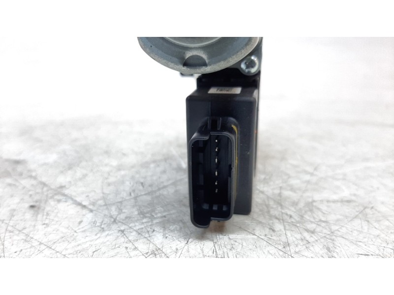 Recambio de motor elevalunas delantero derecho para hyundai santa fe 2.2 crdi cat referencia OEM IAM 82460S1010  