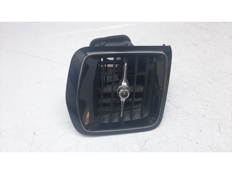Recambio de rejilla aireadora para volvo v60 familiar 2.0 diesel cat referencia OEM IAM 31477876  