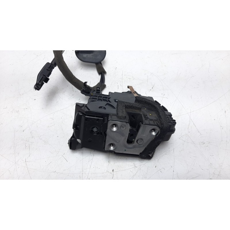 Recambio de cerradura puerta delantera derecha para renault captur 1.5 dci diesel fap energy referencia OEM IAM 805024200R  
