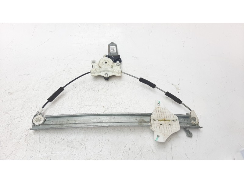 Recambio de elevalunas delantero derecho para hyundai i20 1.2 16v cat referencia OEM IAM 82402C7010  