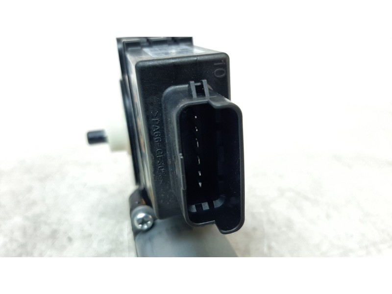 Recambio de motor elevalunas delantero izquierdo para hyundai santa fe 2.2 crdi cat referencia OEM IAM 82450S1010  