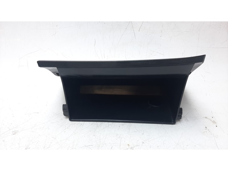 Recambio de guantera para hyundai i20 1.2 16v cat referencia OEM IAM 84510C8000  