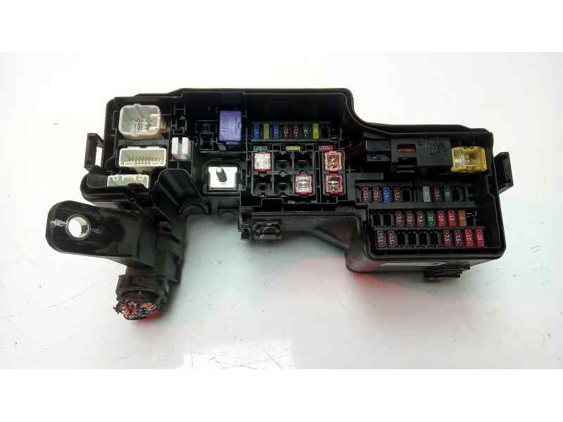 Recambio de caja reles / fusibles para toyota aygo 1.0 cat referencia OEM IAM 821110HF70F  